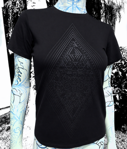 WOMENS STEALTH DIAMOND EYE TEE