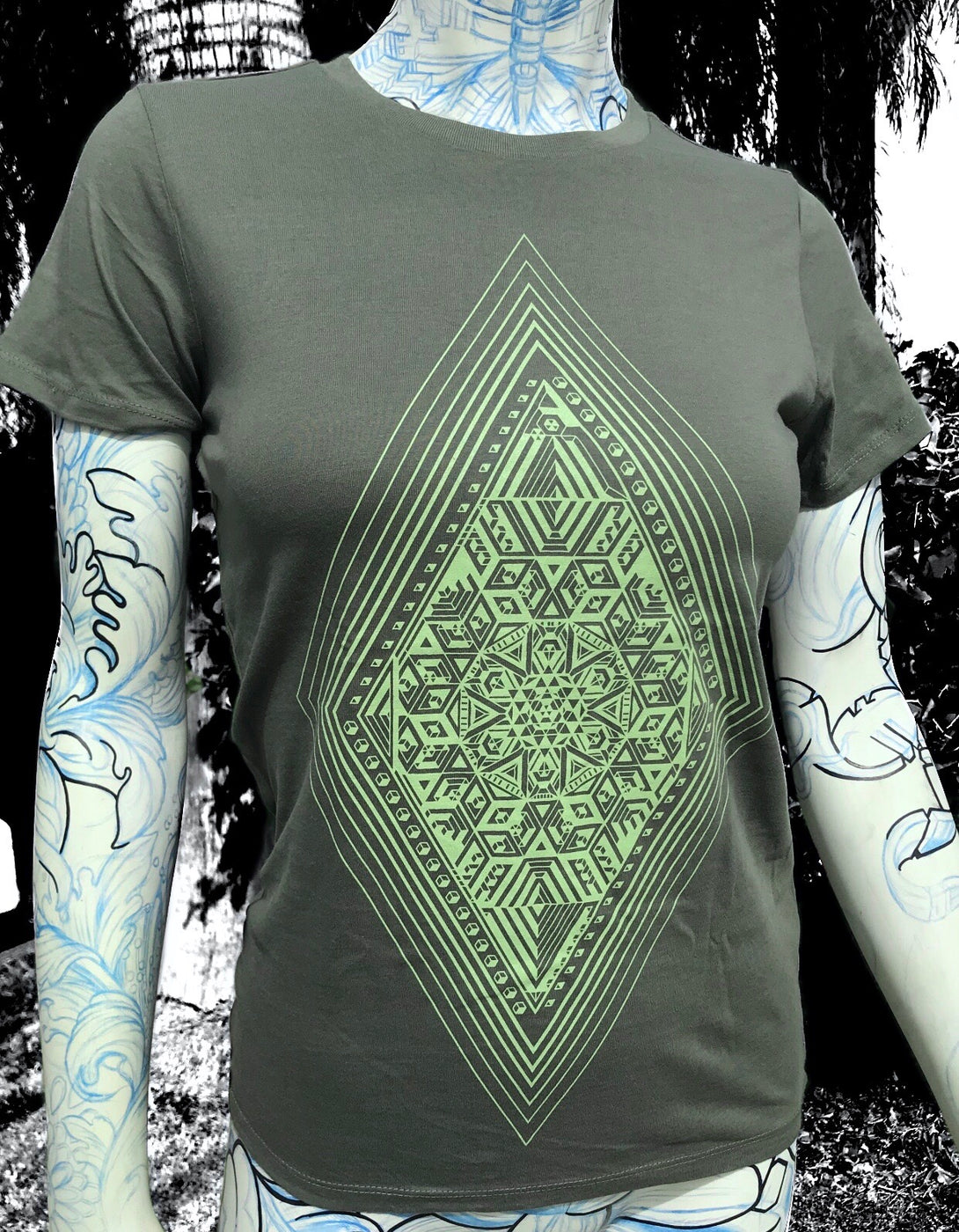 WOMENS PERIDOT DIAMOND EYE TEE